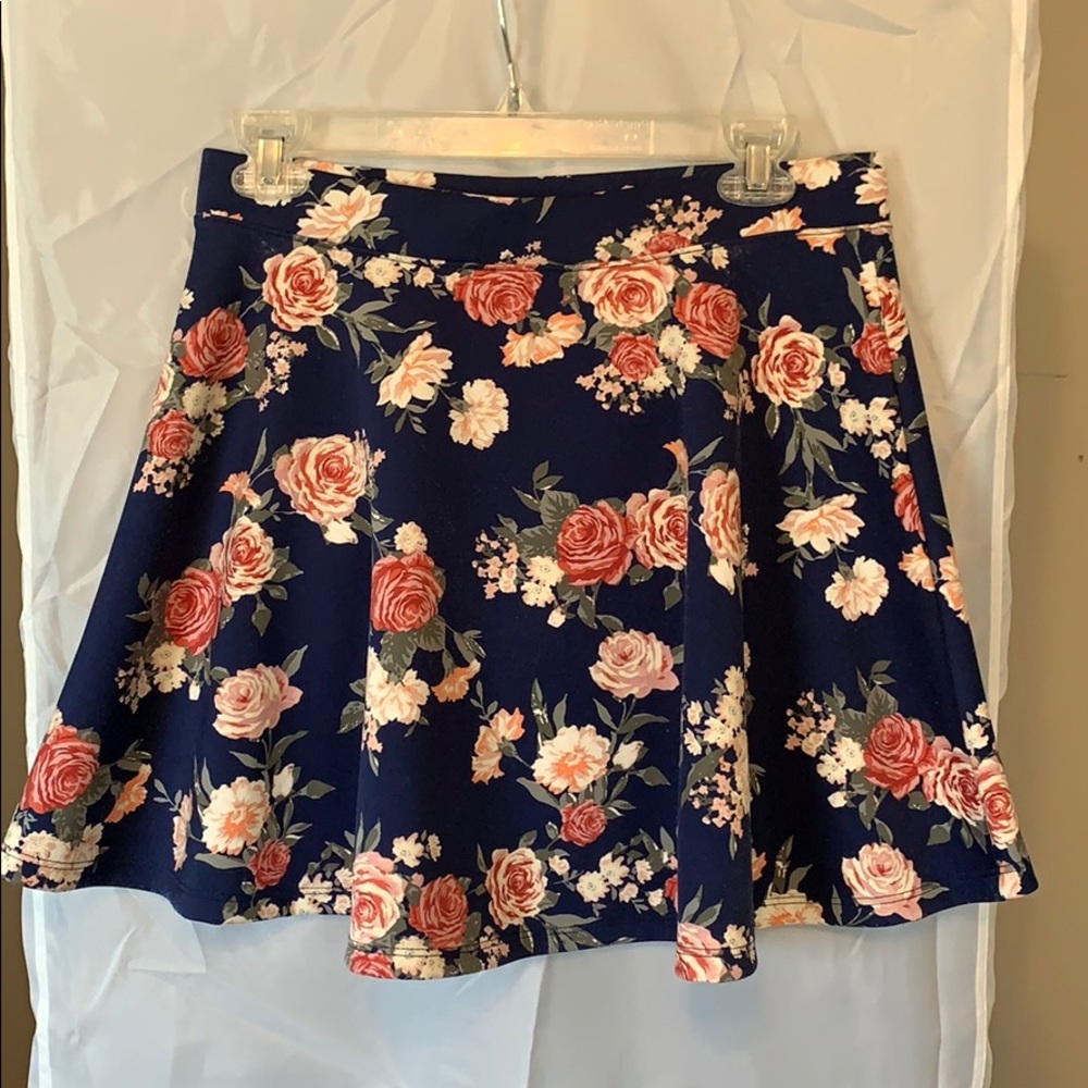 Cute floral pattern skirt